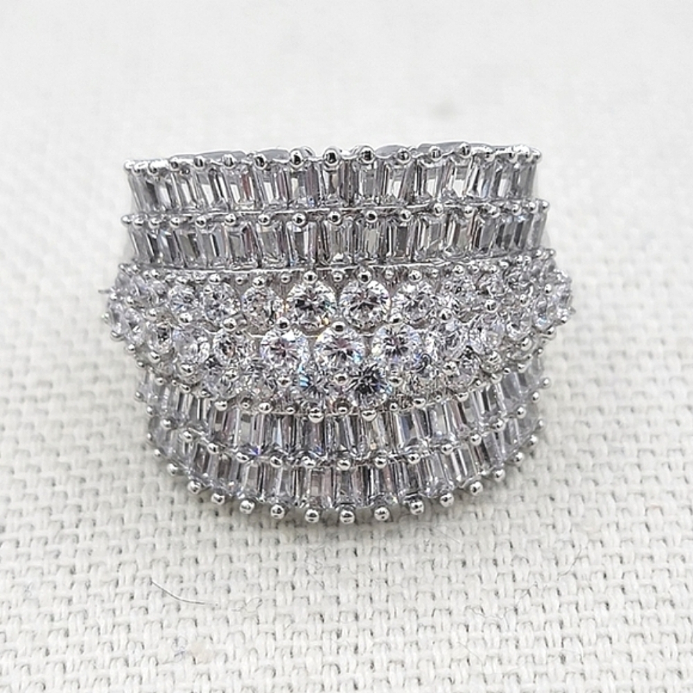 Crystal Statement Ring NWT #2400